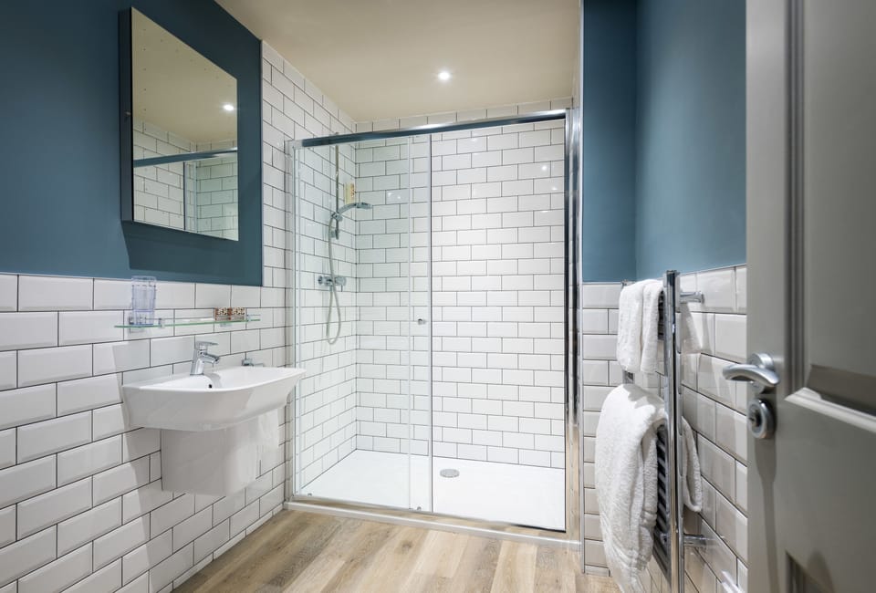 Signature Double Room | Bathroom | Free toiletries, hair dryer, towels