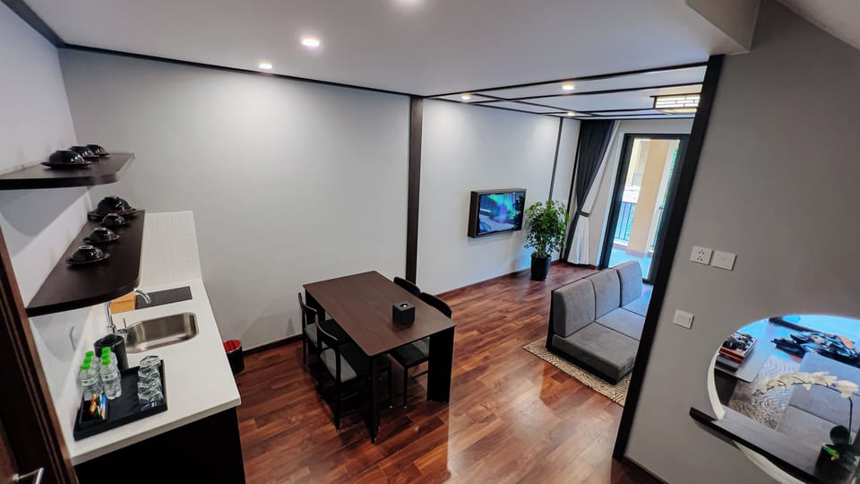 Standard Townhome, Balcony, City View | Living area