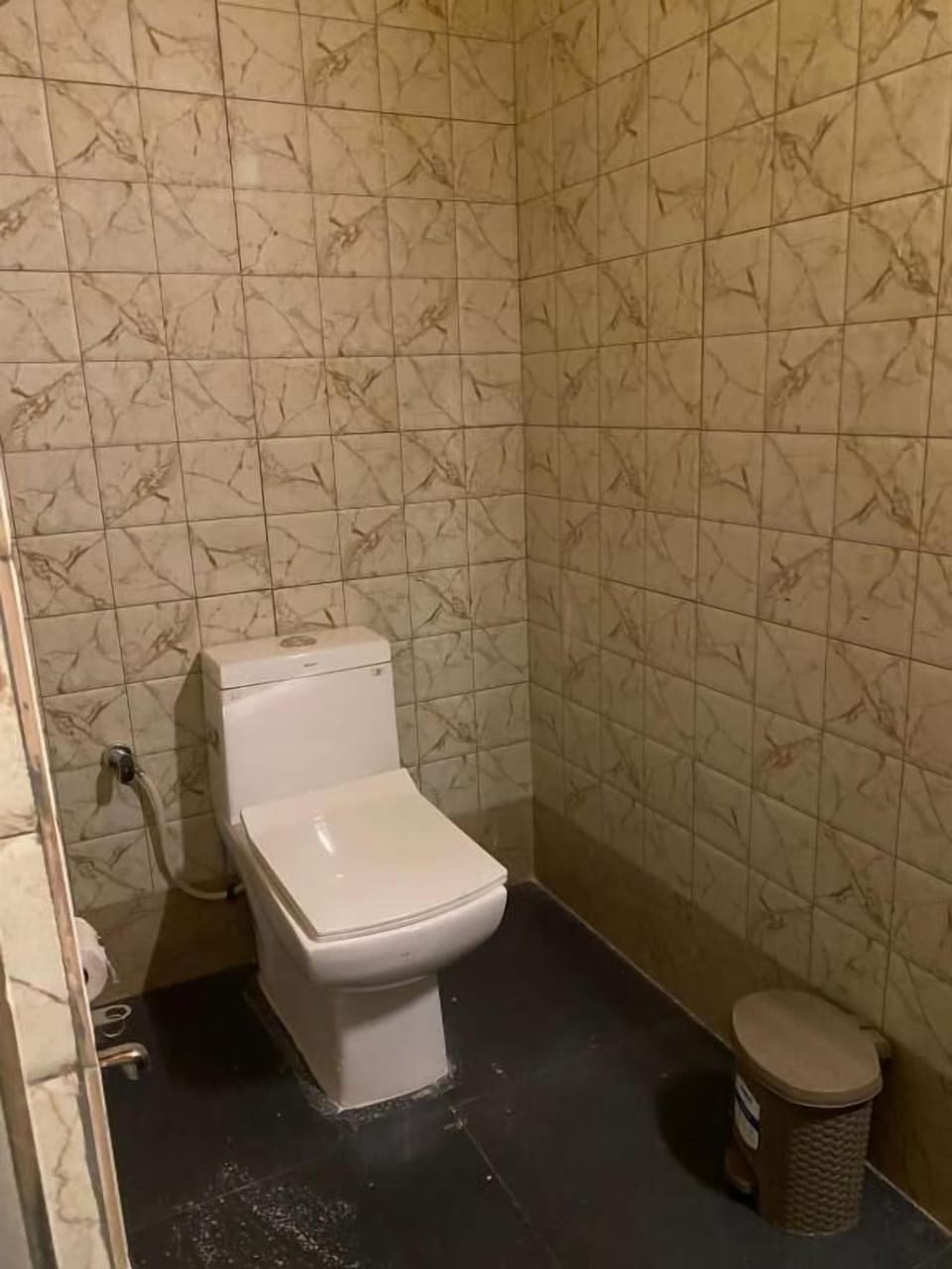 Shower, free toiletries, slippers, towels