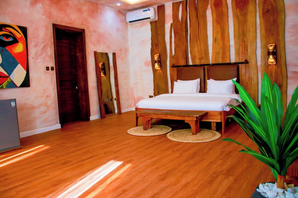 Luxury Suite, Balcony, Pool View | Desk, laptop workspace, soundproofing, free WiFi