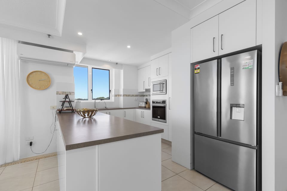 Superior Apartment, Balcony, Ocean View | Private kitchen | Electric kettle, toaster