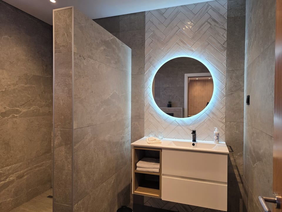 Double Room | Bathroom