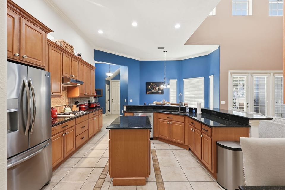 Kitchen Large Refrigerator & Cooktop 