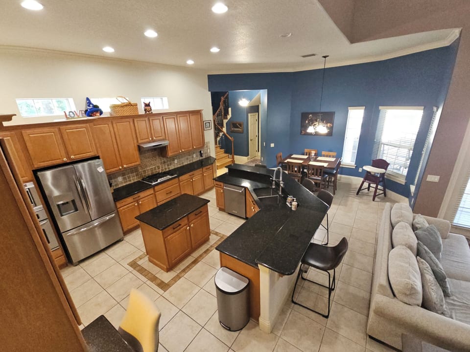 Kitchen, Breakfast Bar & Breakfast Area