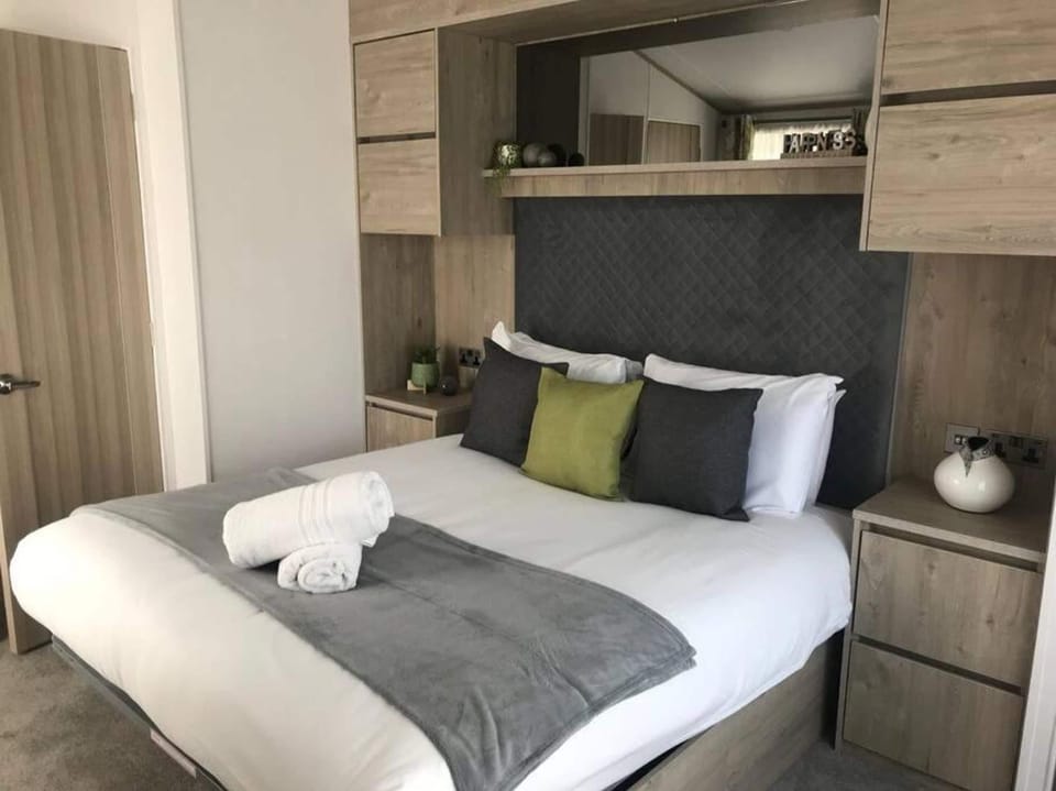 House | 2 bedrooms, desk, Internet