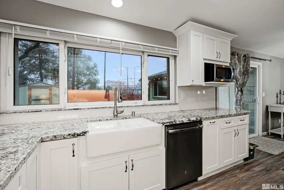 House | 4 bedrooms, desk, high-speed internet