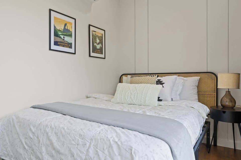 Minimalist comfort meets mountain charm. Your cozy hideaway awaits.