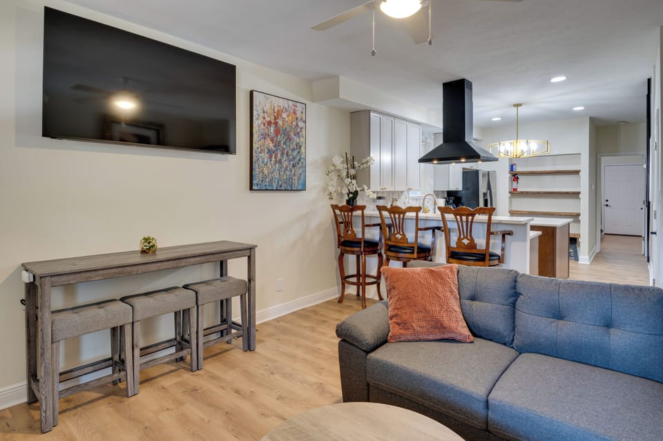 Apartment (3 Bedrooms) | Front of property