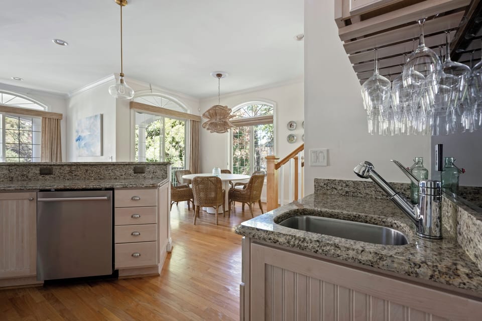 Kitchen overview.