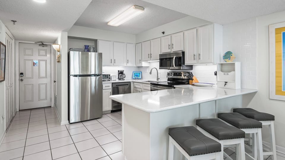 Beachcrest 1202 - Kitchen area
