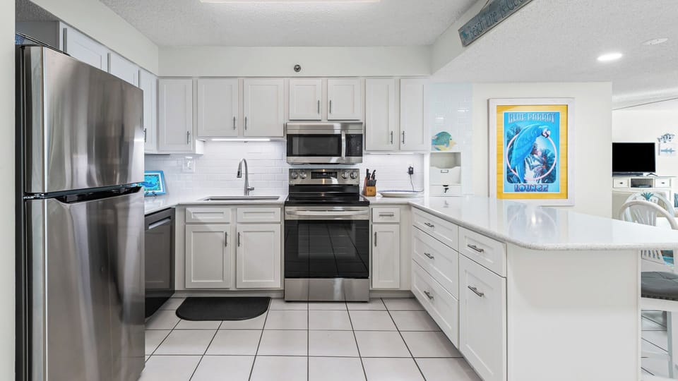 Beachcrest 1202 - Kitchen area