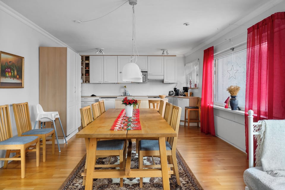 Superior Apartment, 3 Bedrooms, Balcony, City View | Dining room