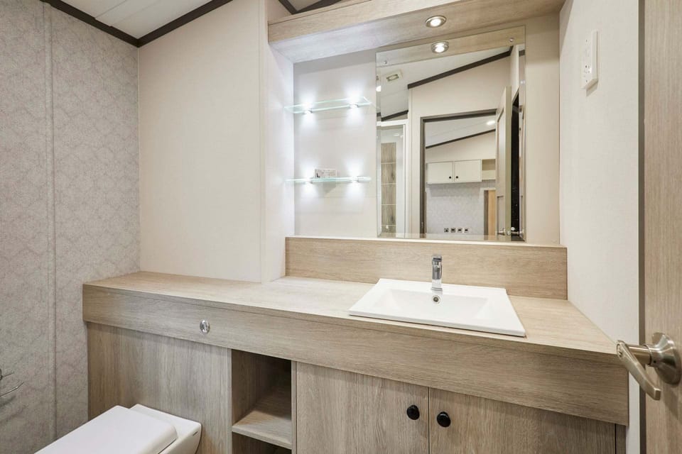 Host Stay Brackencroft Lodge House in England