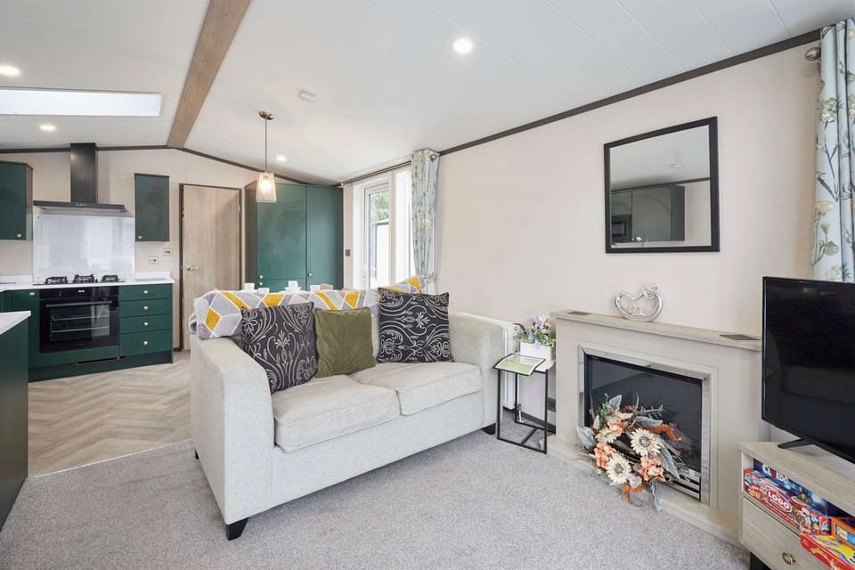 House | 2 bedrooms, desk, Internet