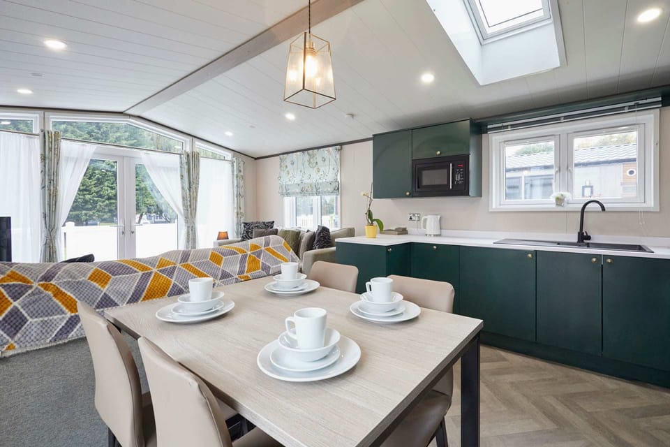 House | 2 bedrooms, desk, Internet