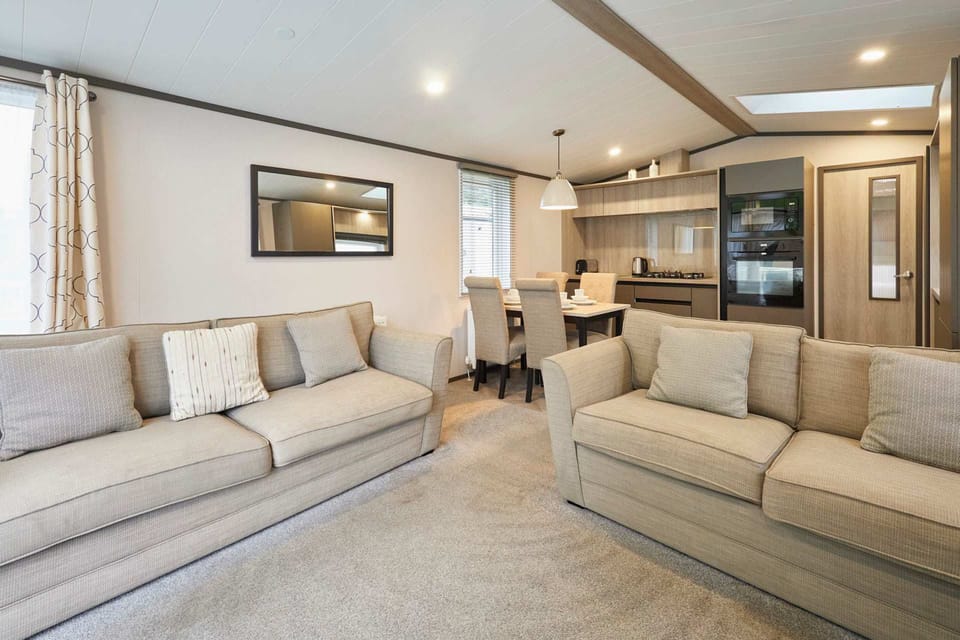 House | 2 bedrooms, desk, Internet