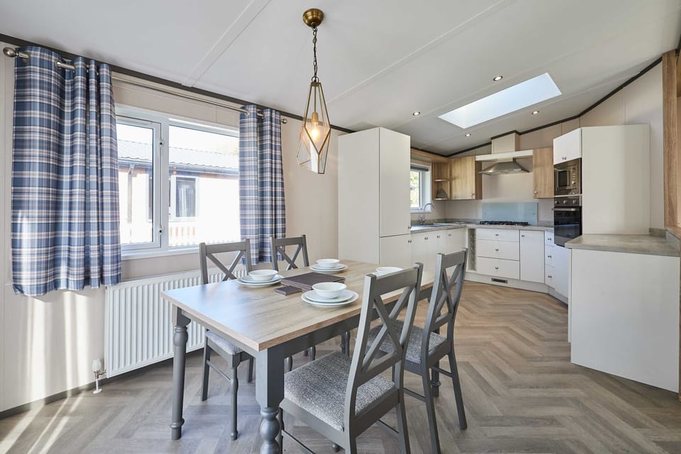 House | 2 bedrooms, desk, Internet
