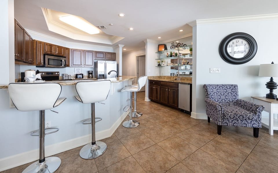Condo, 3 Bedrooms | Private kitchen | Coffee/tea maker, fridge, oven