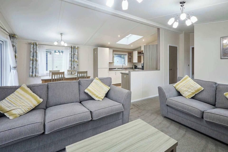 Audley Lodge, Allerthorpe Golf & Country Park, York - Host & Stay 