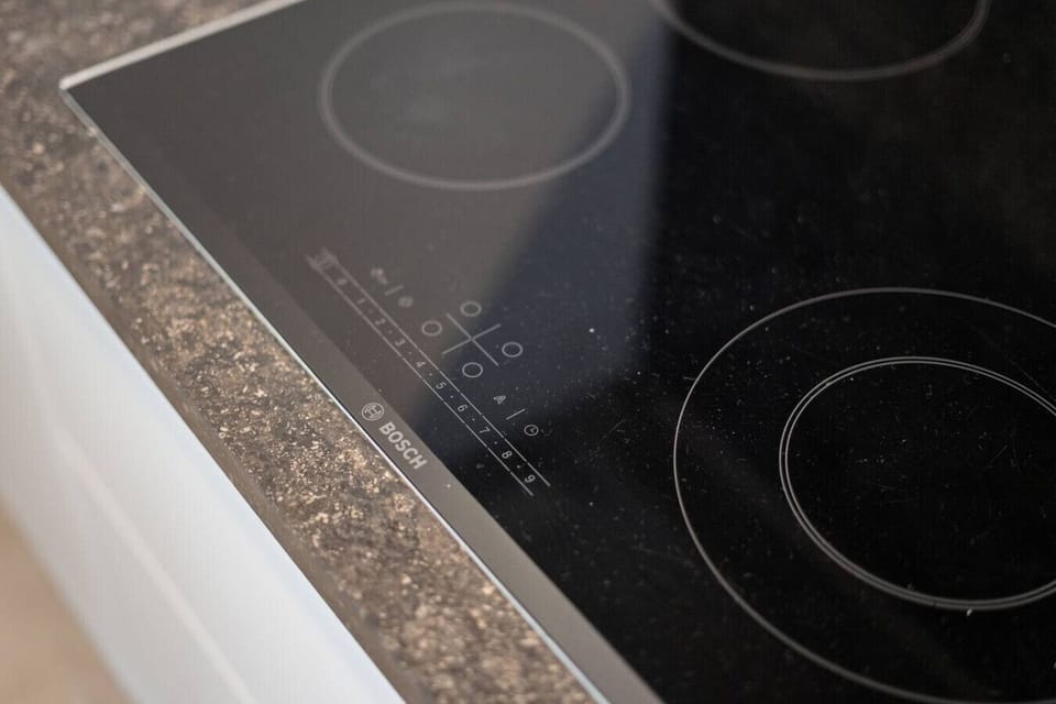 Induction cooking stove