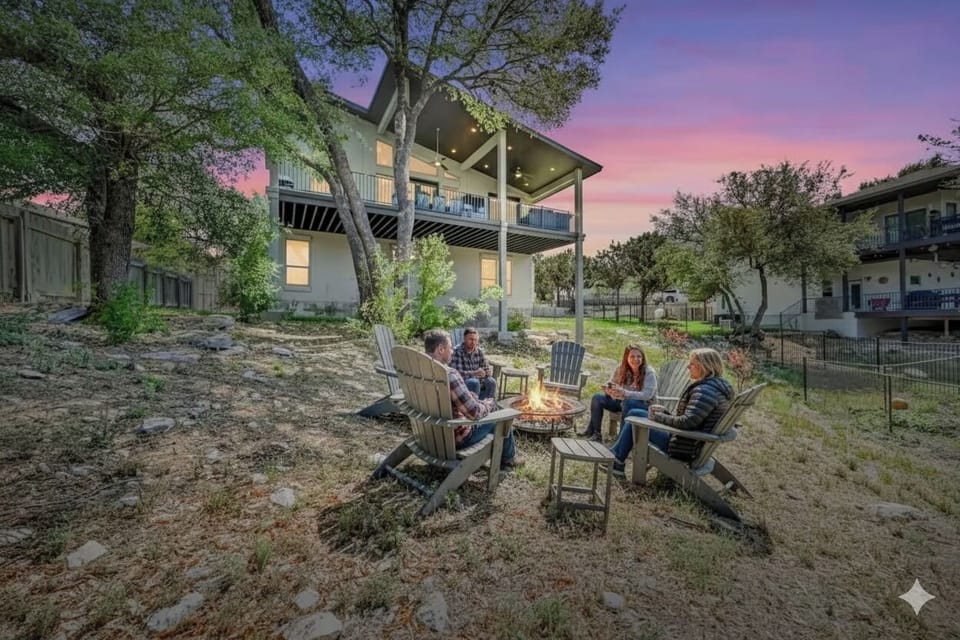 Gather around the fire pit as Lake Travis sunsets paint the sky.