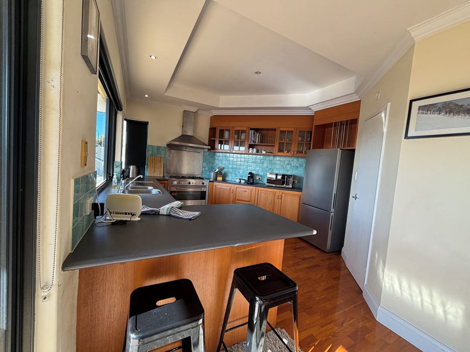 Well equipped kitchen for your stay with us. Full huuse fridge with freezer, dishwasher, microwave. large gas stove and oven, coffee maker, kettle, toaster and lots of kitchenware. 