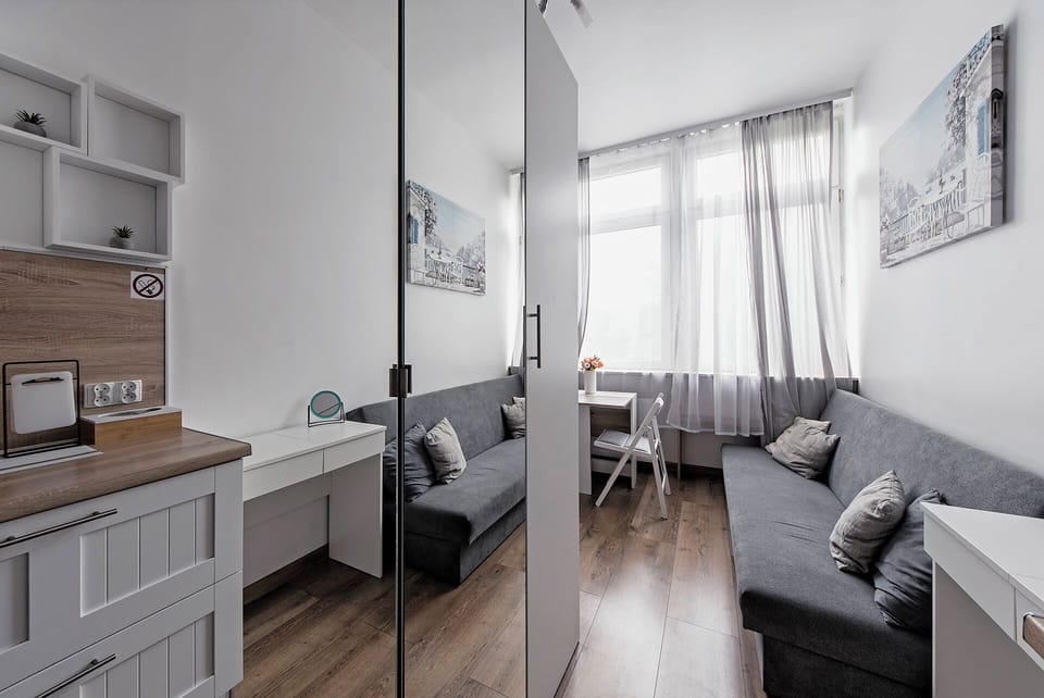 Studio | Iron/ironing board