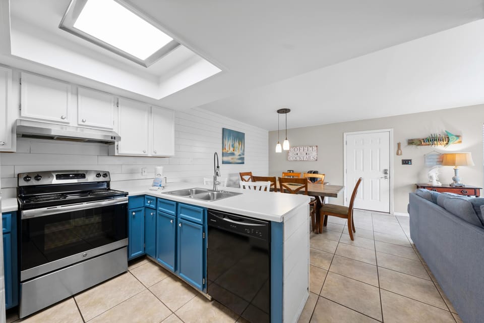 Condo, Multiple Beds (Romar Village 322) | Private kitchen | Oven, toaster