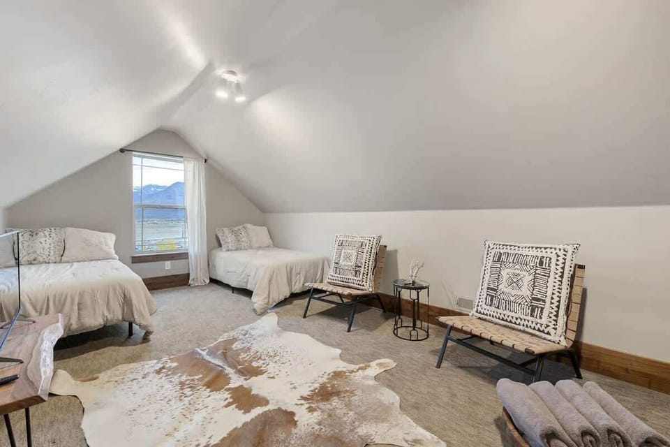 Upstairs Bedroom, perfect for kids!