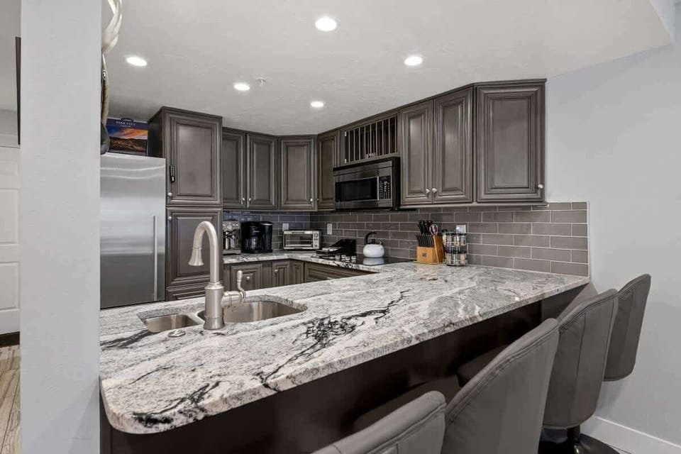 Kitchen with Bar Seating (Very Comfortable Seats!)