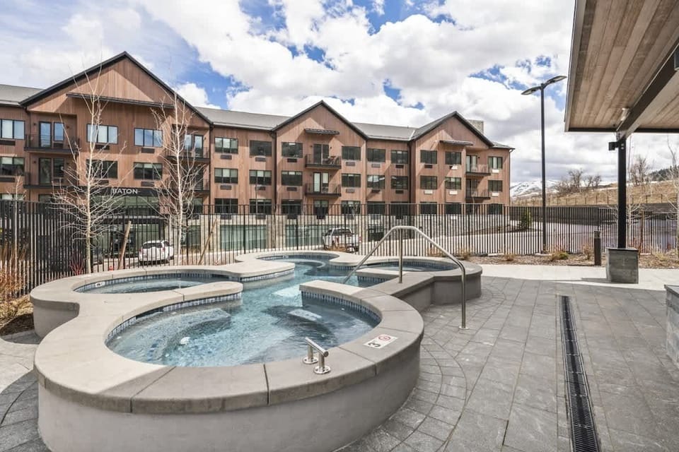 Communal hot tub