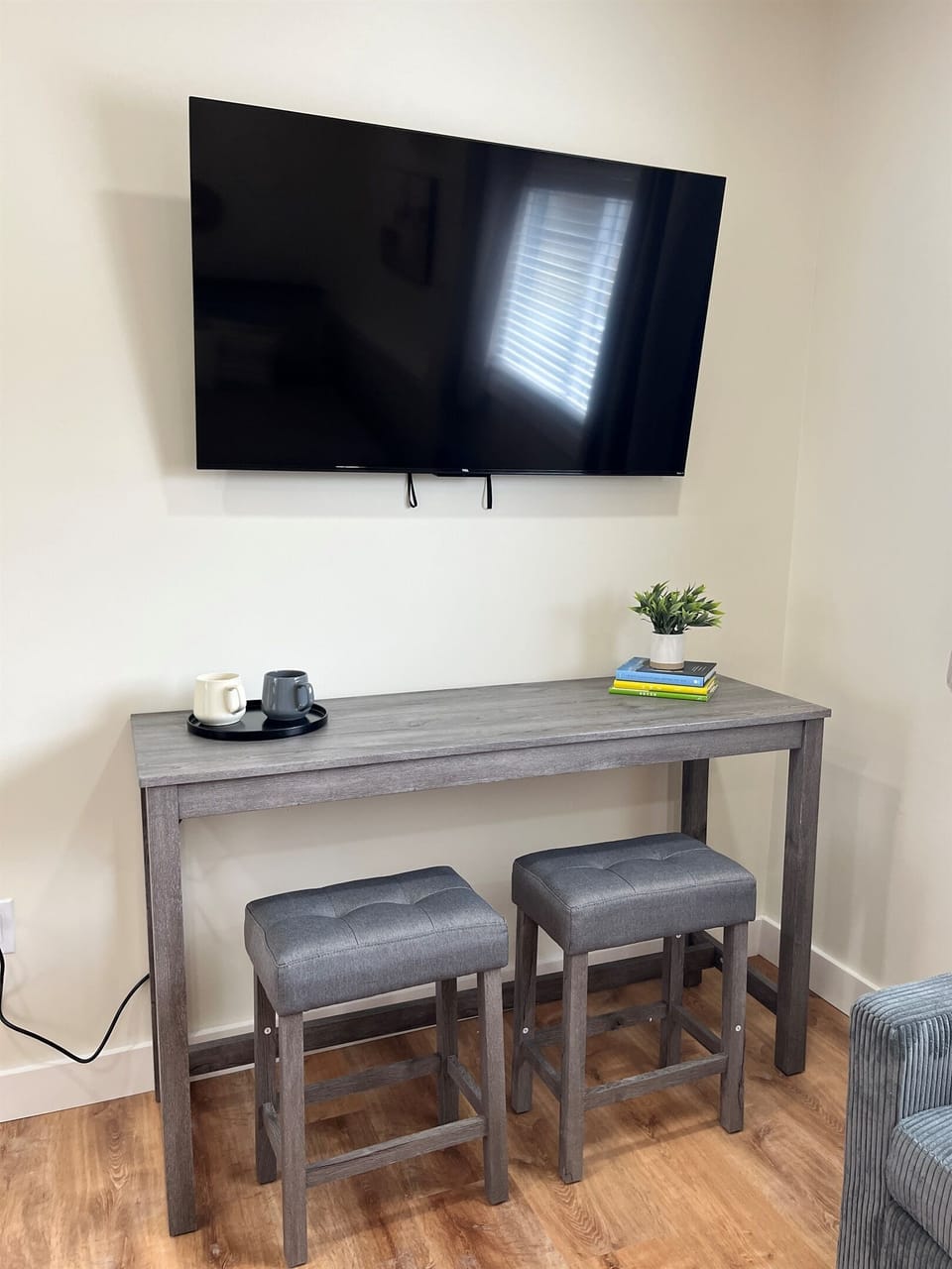 Living area with SmartTV