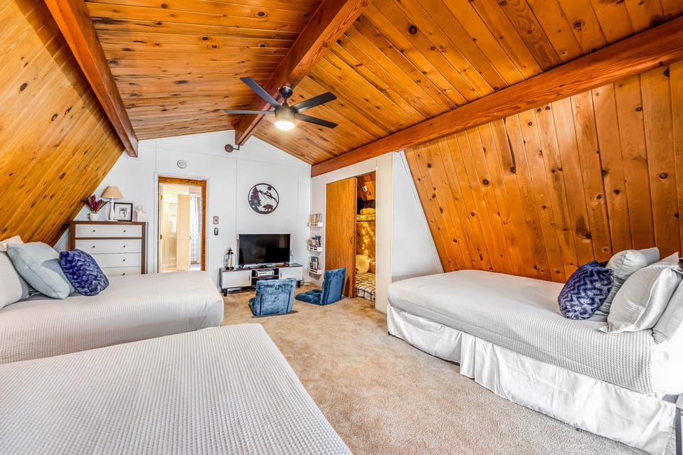 Upstairs large bedroom