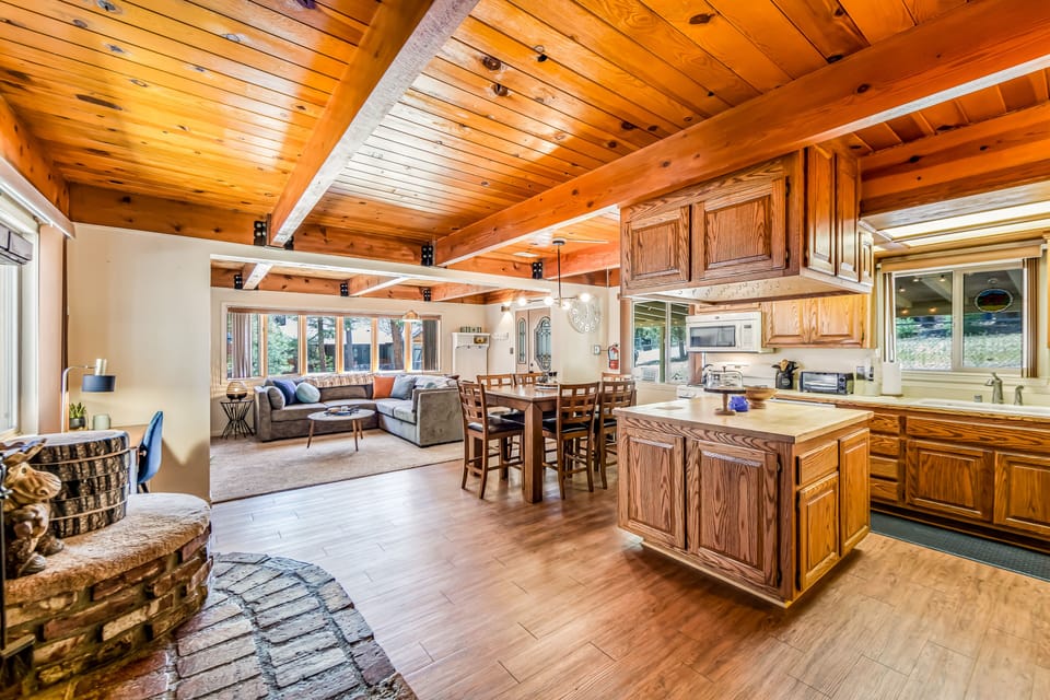 Kitchen/dining/living room