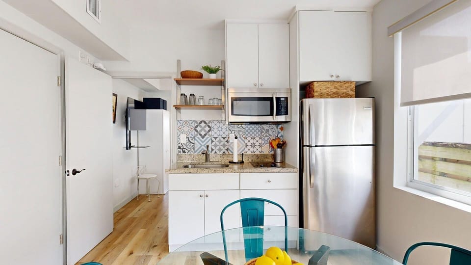 Full Apartment Size Kitchen, Counter top Oven