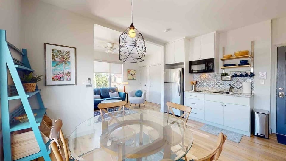 Kitchen and Dining Table for 4