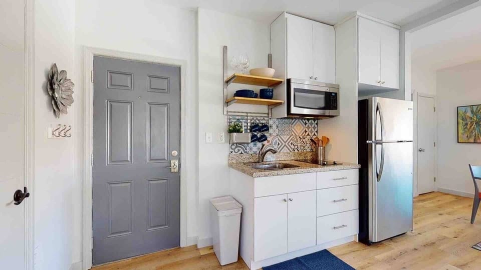Apartment Size Full Kitchen