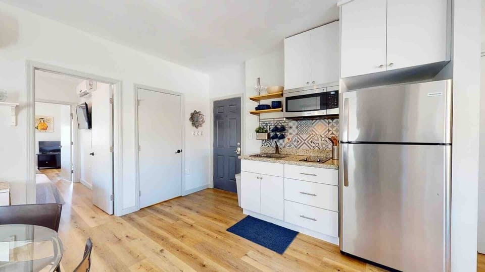 Apartment Size Full Kitchen, No oven (Countertop Oven/ Toaster Provided)