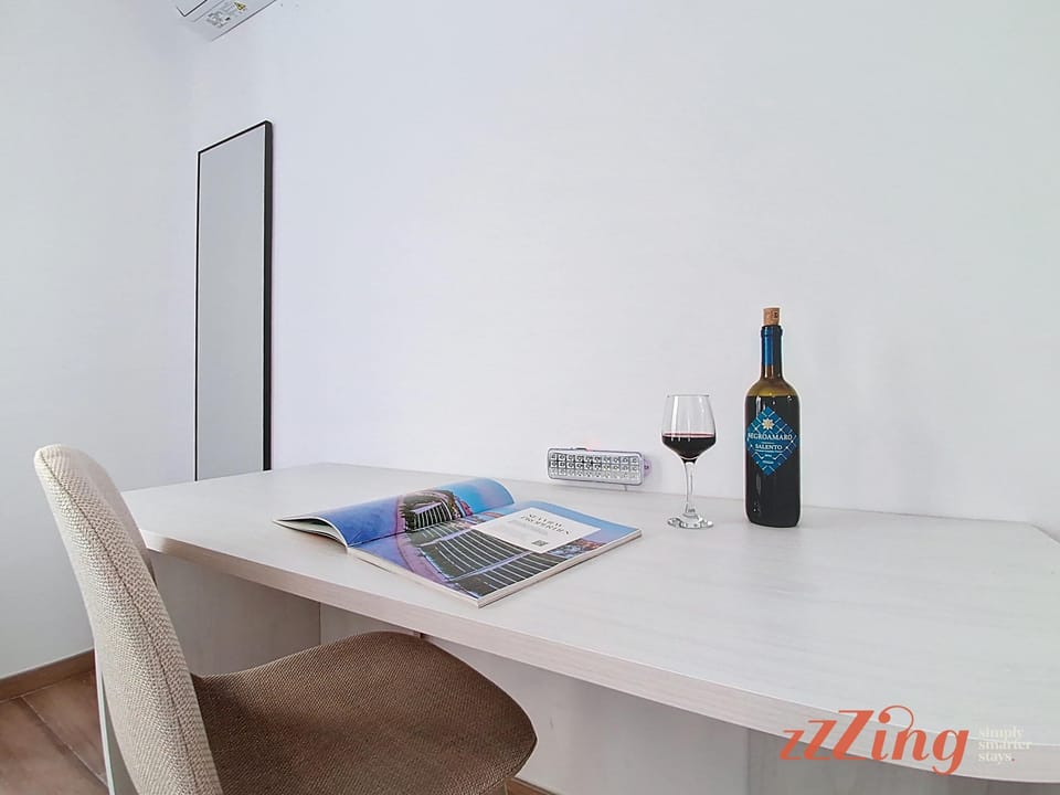 Working/studding Desk