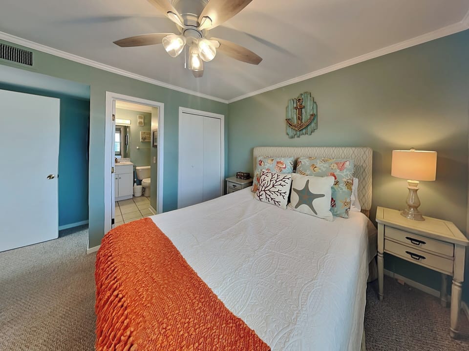 Condo (2 Bedrooms) | Property amenity
