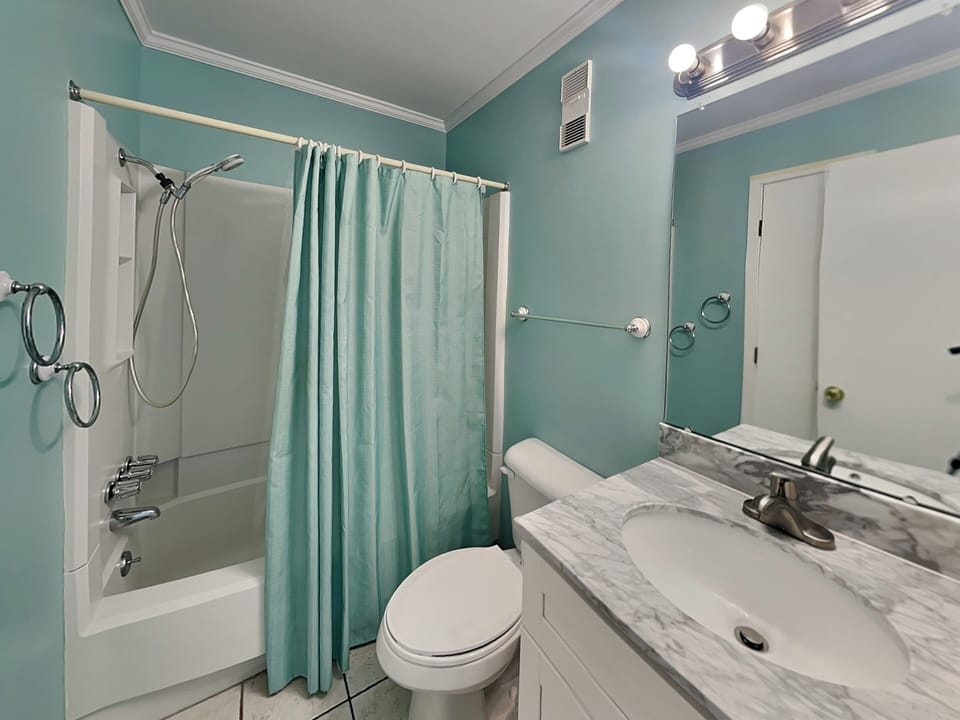 Condo (2 Bedrooms) | Property amenity
