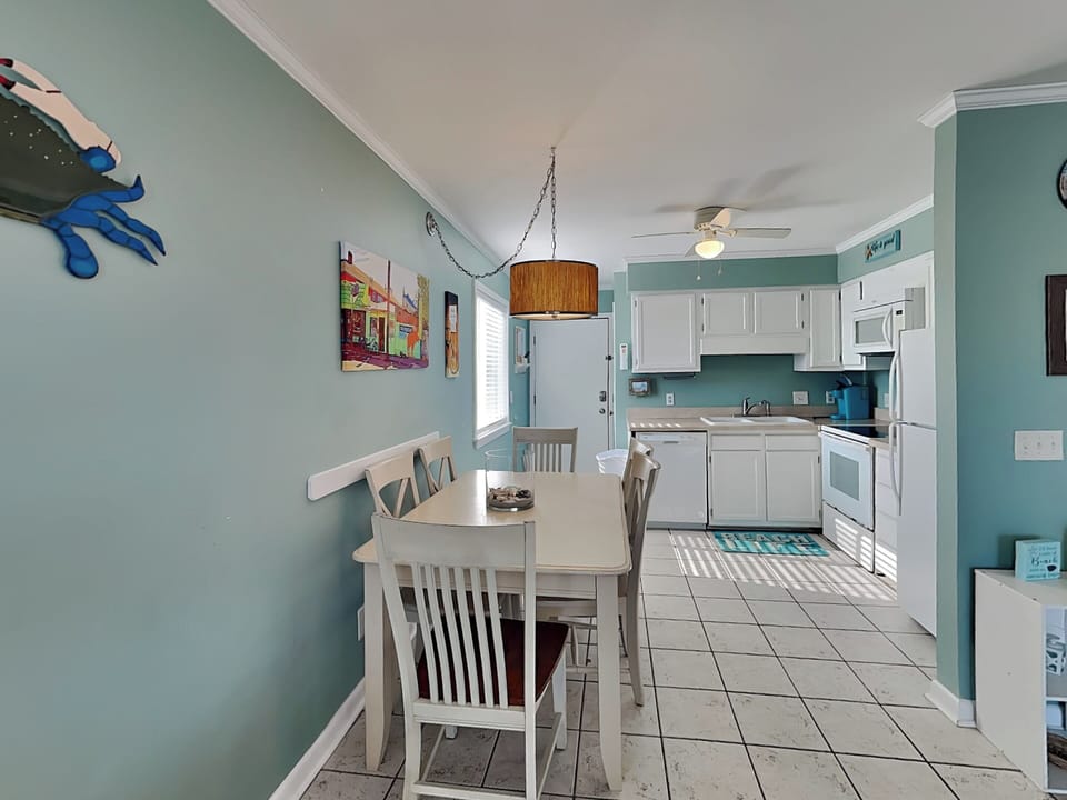 Condo (2 Bedrooms) | Property amenity