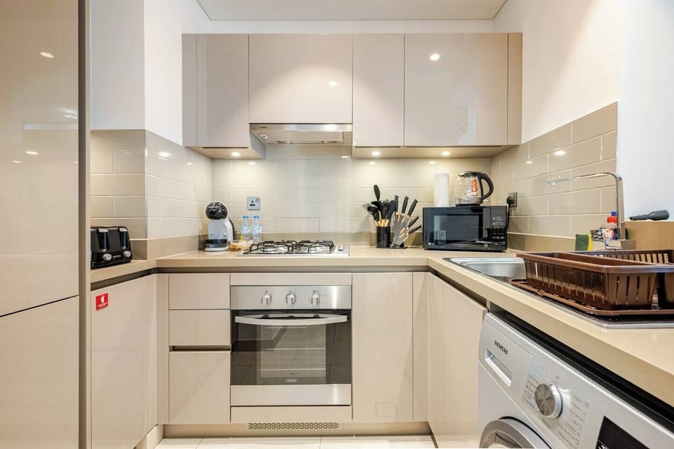 Fully Modern Kitchen With All Essentials