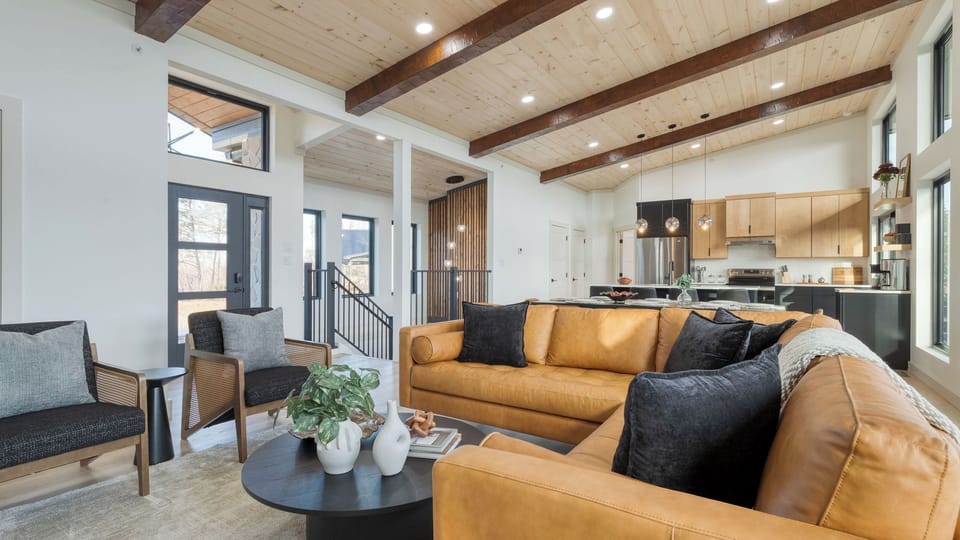 House (5 Bedrooms) | Interior