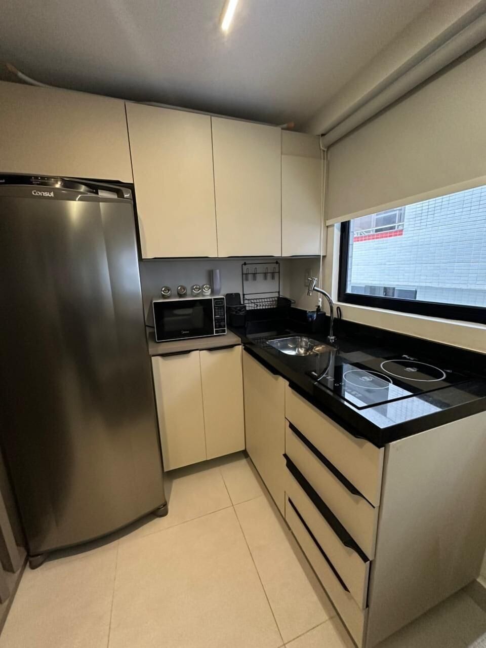 Basic Studio | Private kitchen | Fridge, microwave
