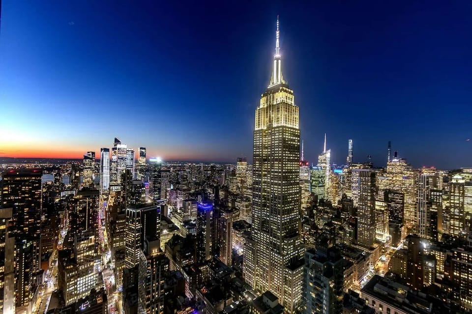 Empire State Building – Approx. 0.3 miles (~7 min walk)