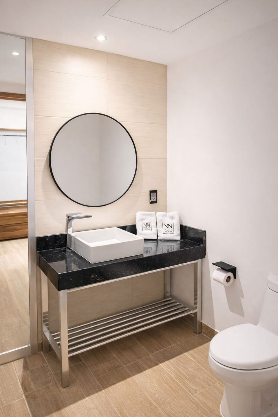Deluxe Twin Room | Bathroom | Shower, rainfall showerhead, hair dryer (on request), towels