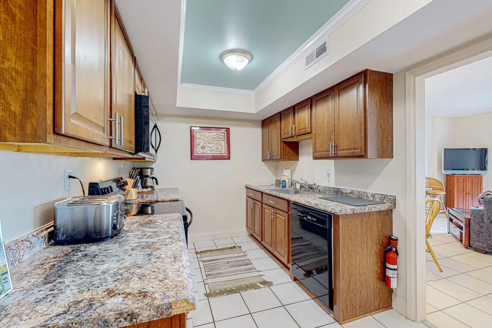 Fully equipped kitchen with plenty of counter space to make your favorite meals