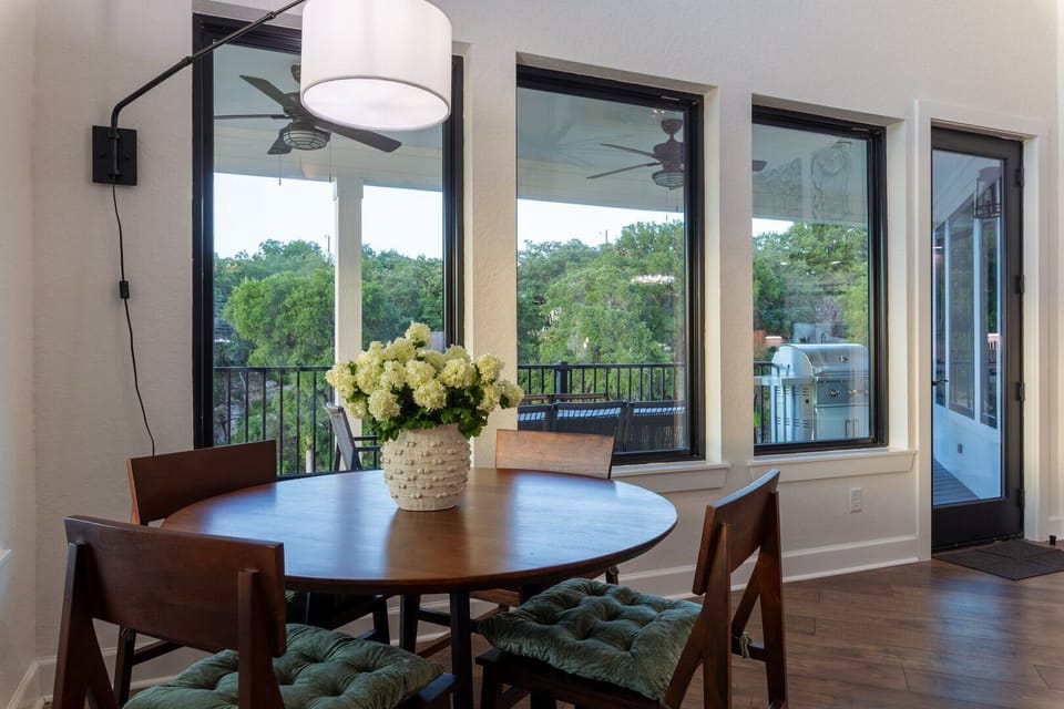 Breakfast nook