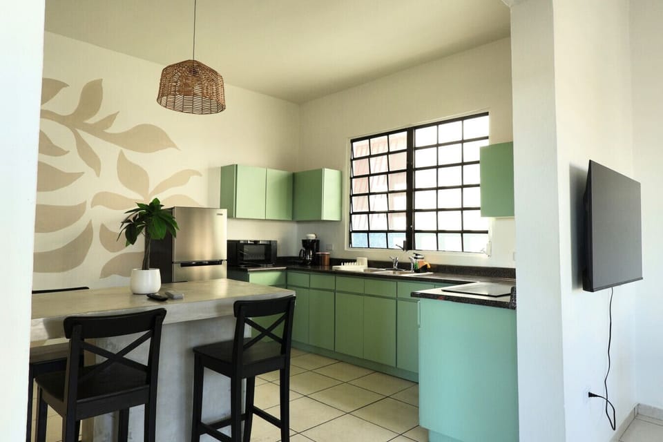 Kitchen & Dining 2